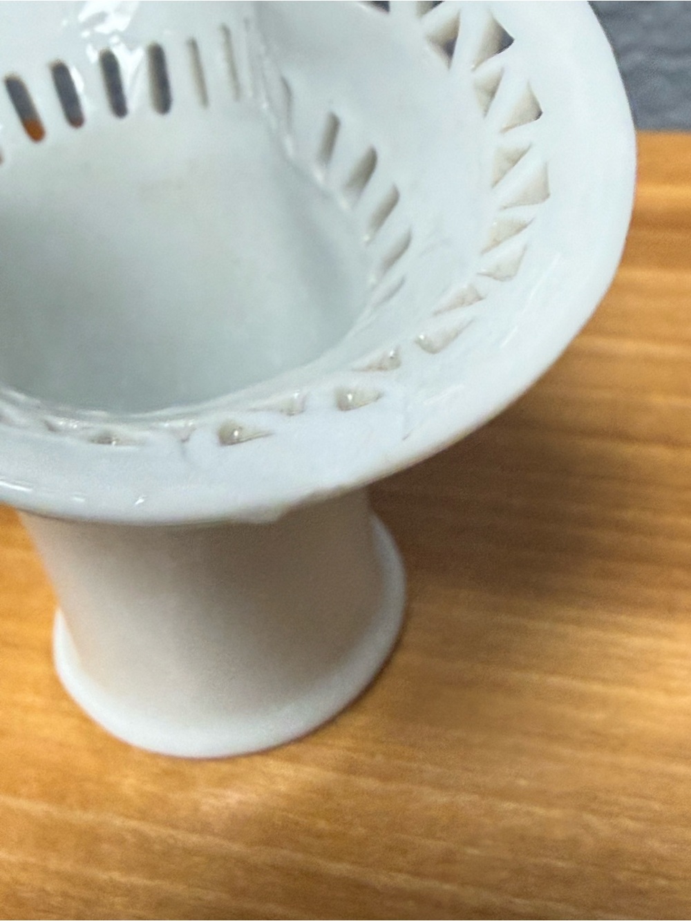 Small White Ceramic Basket Vase with Pierced Rim - Picture 5 of 8